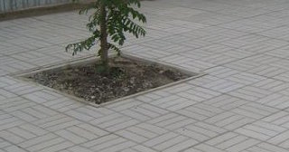 Качественная тротуарная плитка серого цвета в Донецке в октябре