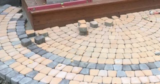 Укладка плитки на крыльцо в Донецке по цене от 876 руб. за м² | ТротуарнаяПлитка
