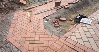 Укладка тротуарной плитки в Донецке в октябре
