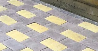 Укладка тротуарной плитки вокруг дома в Донецке - цены от 876 руб.