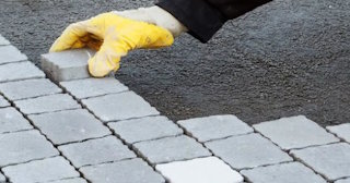 Укладка брусчатки в Донецке - цена от 876 руб. за м2 | ТротуарнаяПлитка