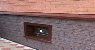 Облицовка цоколя панелями под камень в Донецке в октябре