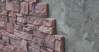 Качественная отделка цоколя фундамента снаружи в Донецке в октябре