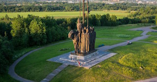 Благоустройство памятников в Донецке от 985 руб. – компания ТротуарнаяПлитка